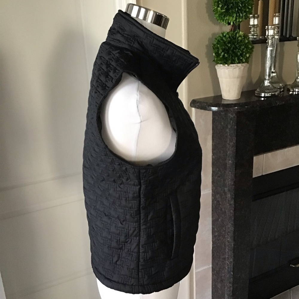 Vintage Tommy Hilfiger Quilted Vest Jacket MEDIUM Black Nylon Sleeveless TH Logo - Picture 9 of 16
